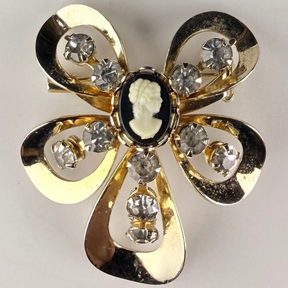 Black Cameo Brooch - Picture 4 of 9